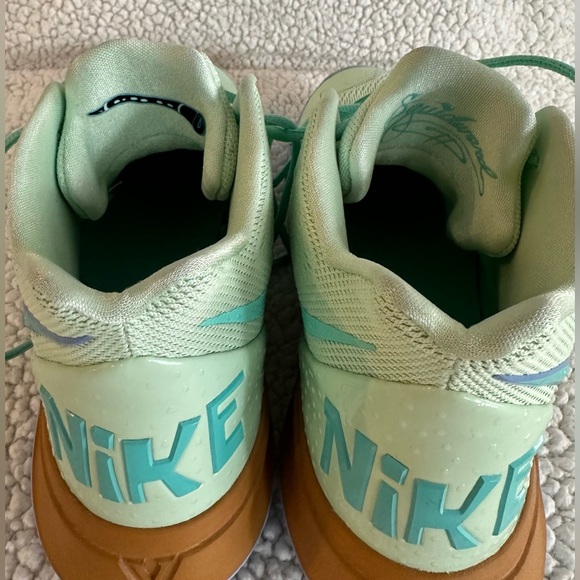 Nike Kyrie 5 Squidward Tentacles Shoes - Picture 6 of 8